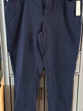 Woman’s  Dark Navy Stretch Casual Jeans -NWT